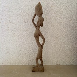 Houten beeldje Haïti dame linkskijkend - B.001
